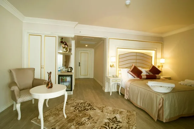 Halifaks Hotel Şişli Deluxe Balkonlu Oda
